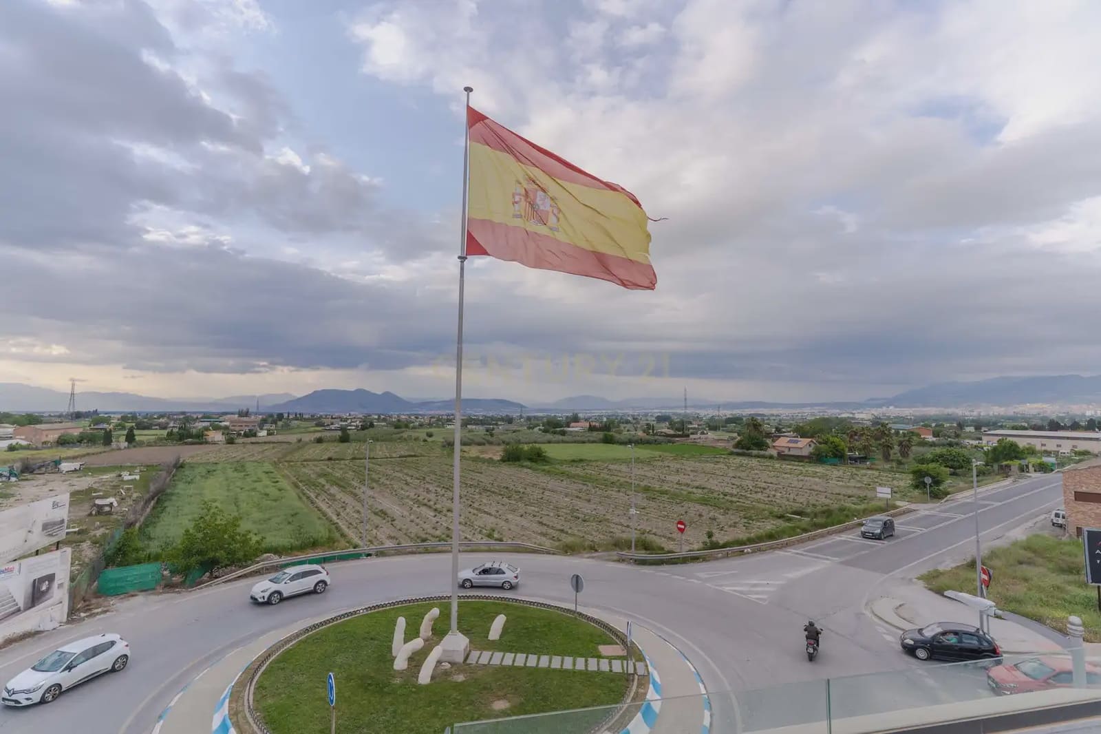 Kommersiell til leie i Churriana de la Vega med svømmebasseng garasje - € 1 750 (Ref: 9836761)