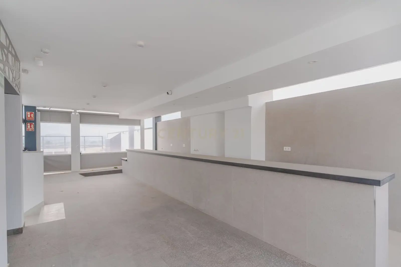Kommersiell til leie i Churriana de la Vega med svømmebasseng garasje - € 1 750 (Ref: 9836761)