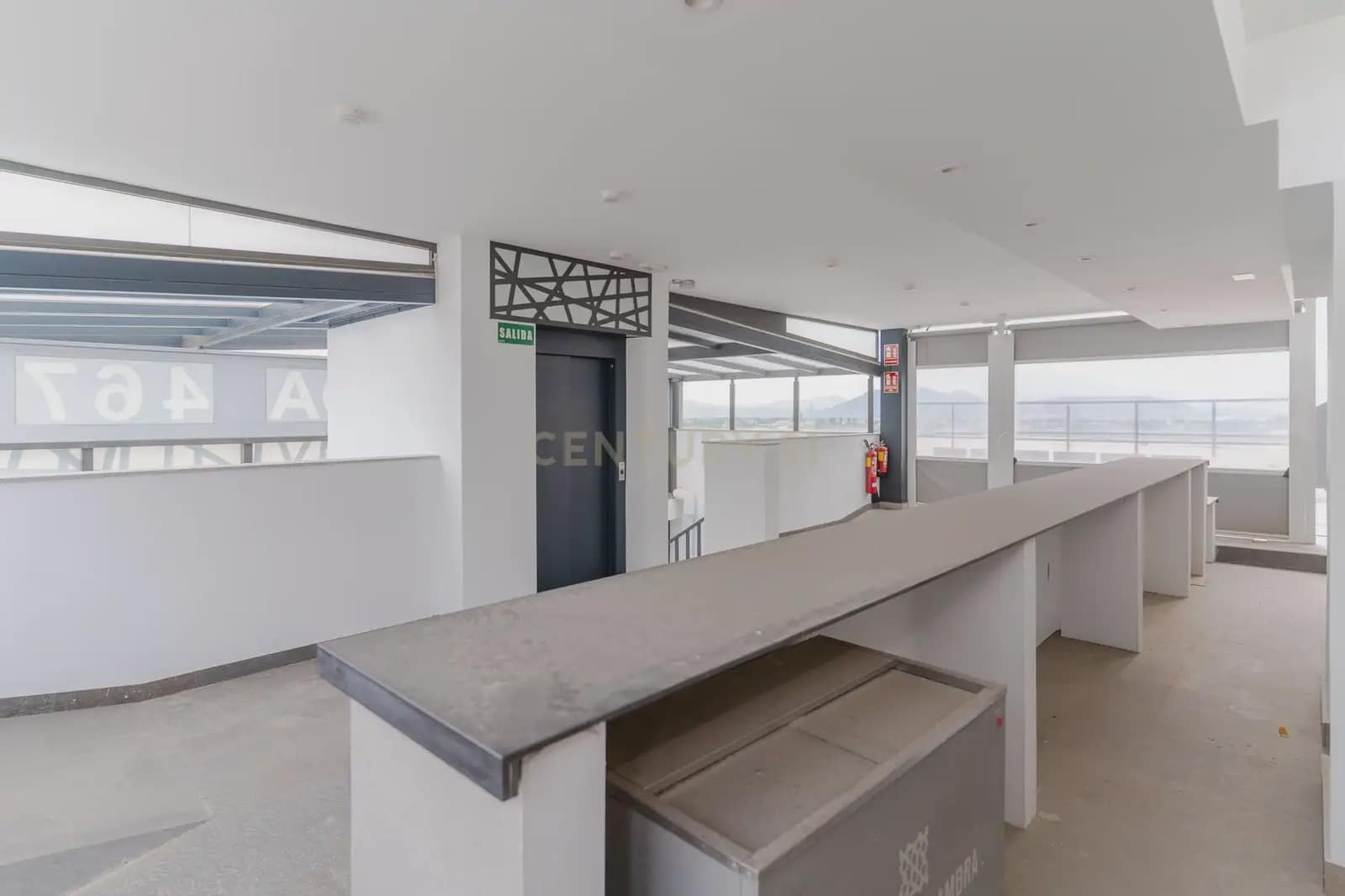 Kommersiell til leie i Churriana de la Vega med svømmebasseng garasje - € 1 750 (Ref: 9836761)