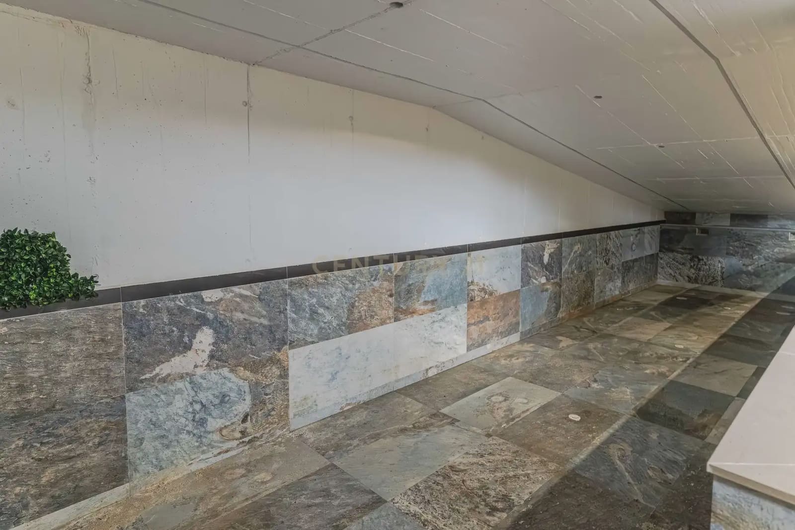 Kommersiell til leie i Churriana de la Vega med svømmebasseng garasje - € 1 750 (Ref: 9836761)