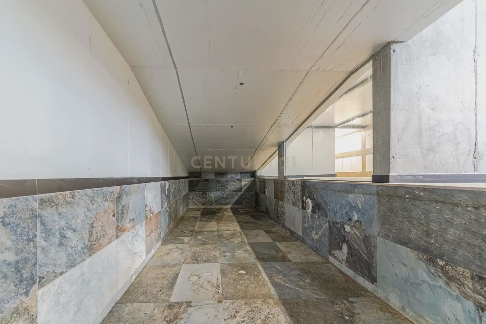 Kommersiell til leie i Churriana de la Vega med svømmebasseng garasje - € 1 750 (Ref: 9836761)
