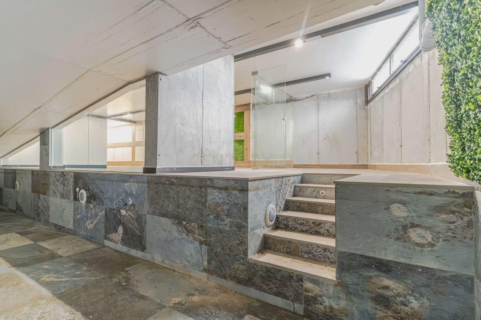 Kommersiell til leie i Churriana de la Vega med svømmebasseng garasje - € 1 750 (Ref: 9836761)