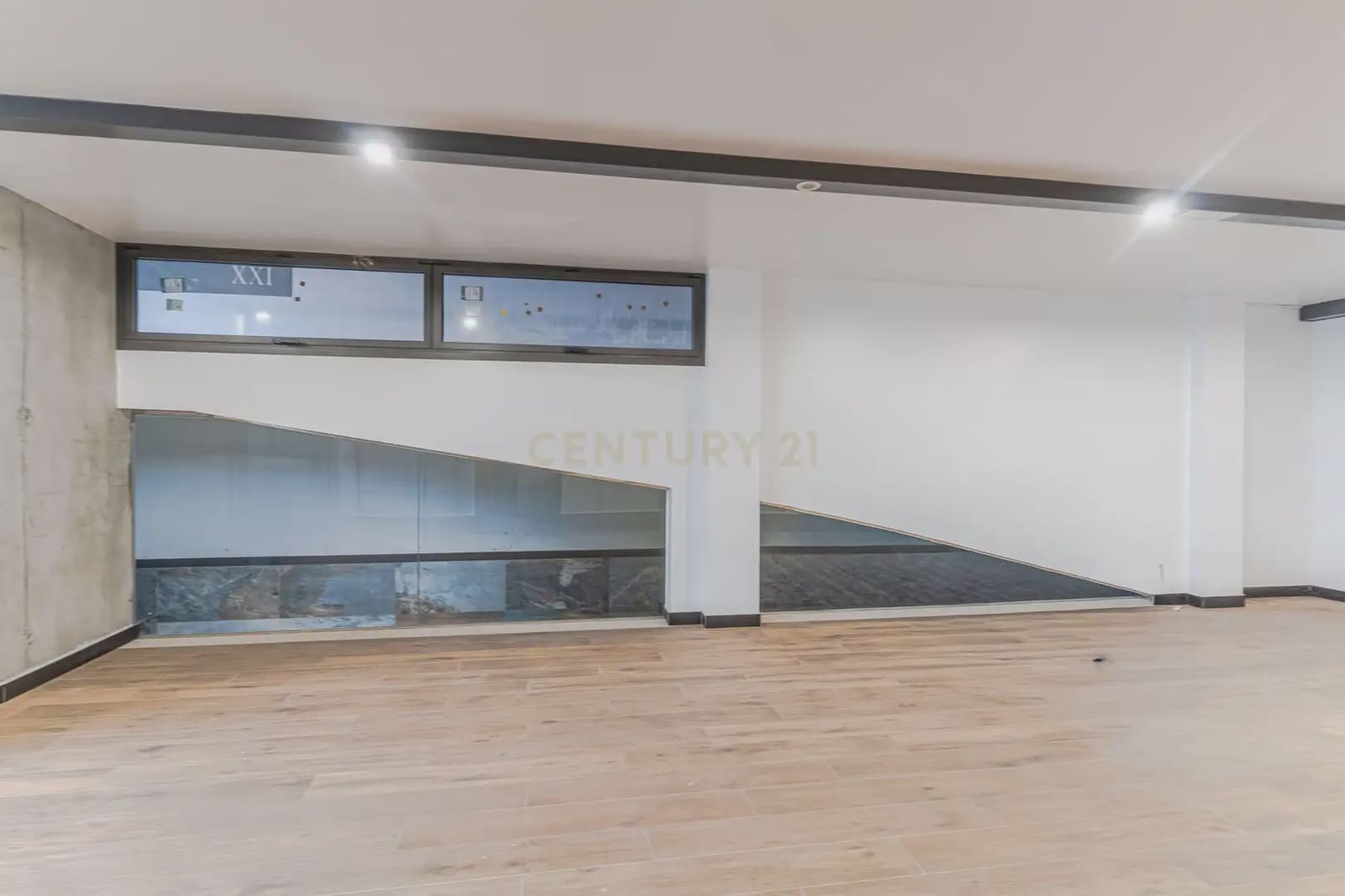 Kommersiell til leie i Churriana de la Vega med svømmebasseng garasje - € 1 750 (Ref: 9836761)