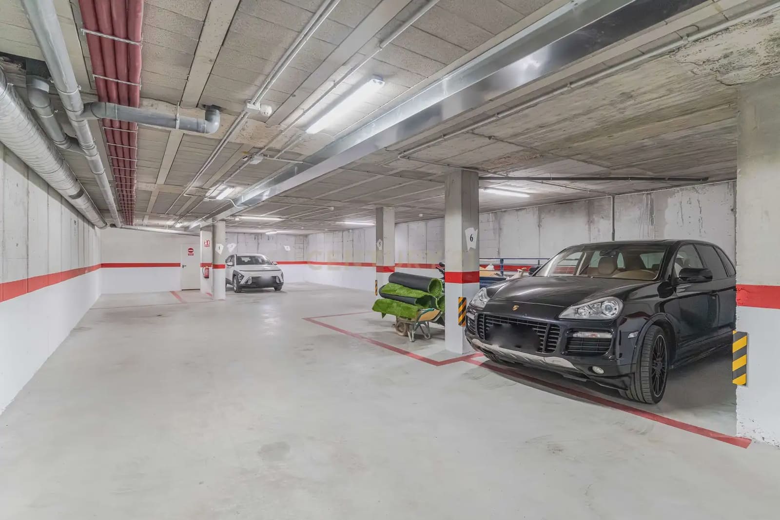 Kommersiell til leie i Churriana de la Vega med svømmebasseng garasje - € 1 750 (Ref: 9836761)