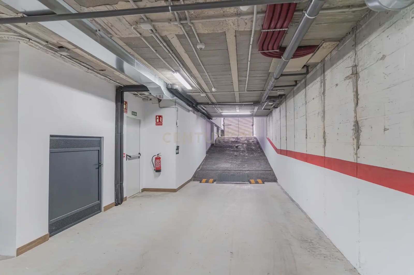 Kommersiell til leie i Churriana de la Vega med svømmebasseng garasje - € 1 750 (Ref: 9836761)