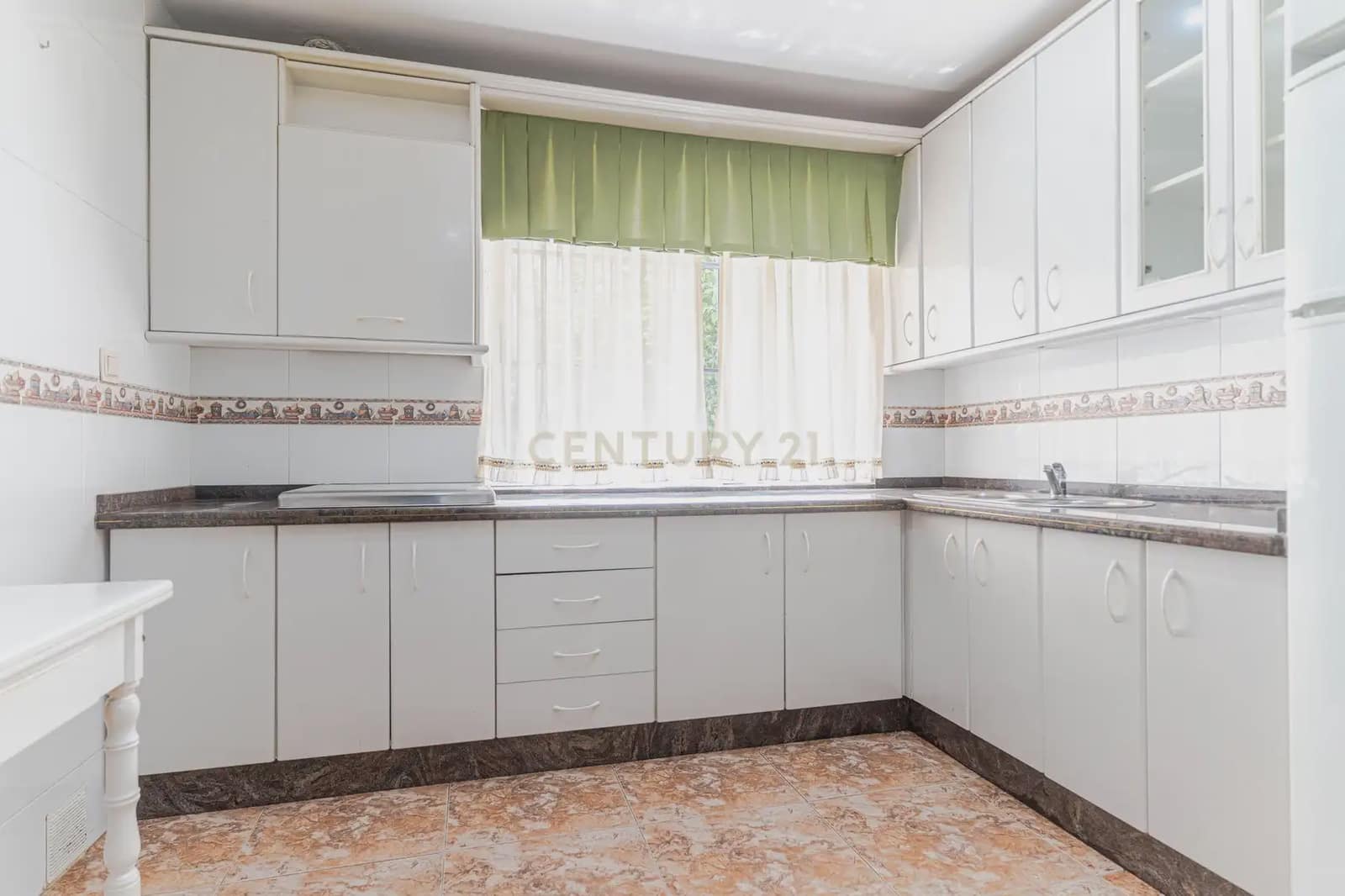 2 bedroom Bungalow for sale in Churriana de la Vega - € 209,900 (Ref: 9838281)