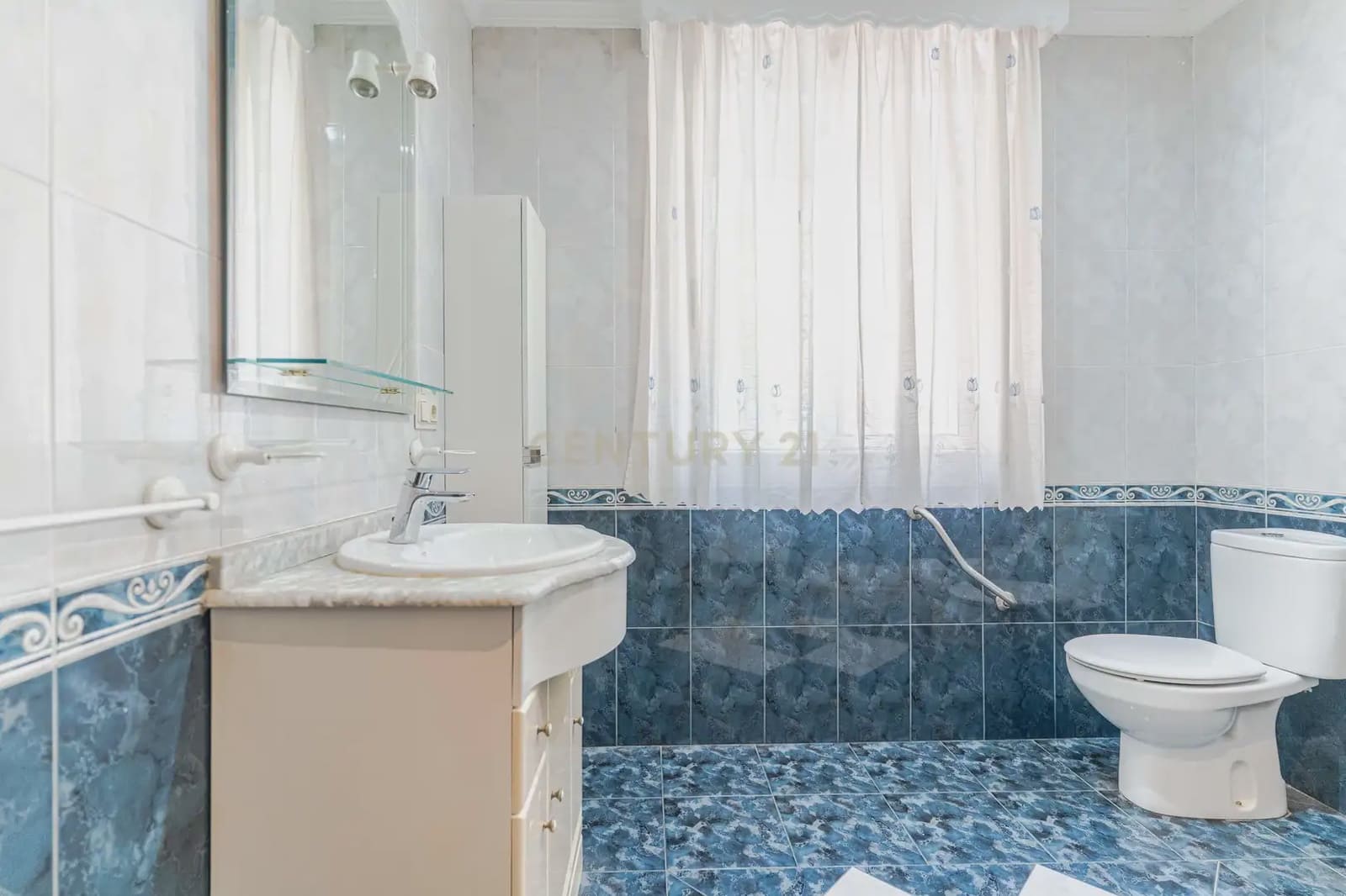 2 bedroom Bungalow for sale in Churriana de la Vega - € 209,900 (Ref: 9838281)