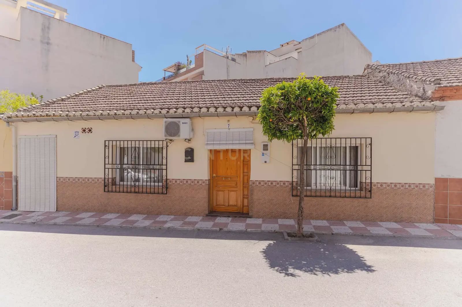 2 bedroom Bungalow for sale in Churriana de la Vega - € 209,900 (Ref: 9838281)