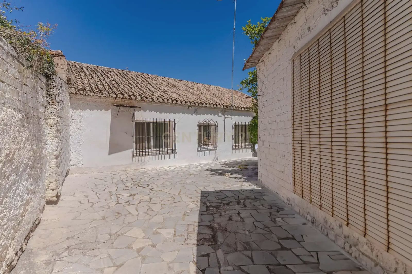 2 bedroom Bungalow for sale in Churriana de la Vega - € 209,900 (Ref: 9838281)