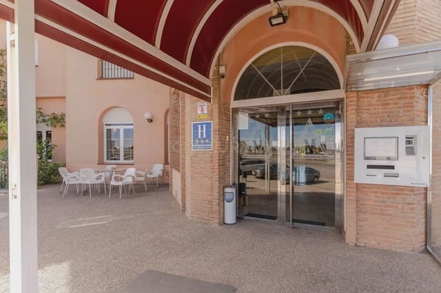 42 bedroom Hotel for sale in Gor - € 4,000,000 (Ref: 9843970)