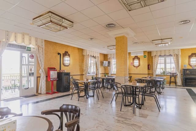 42 bedroom Hotel for sale in Gor - € 4,000,000 (Ref: 9843970)