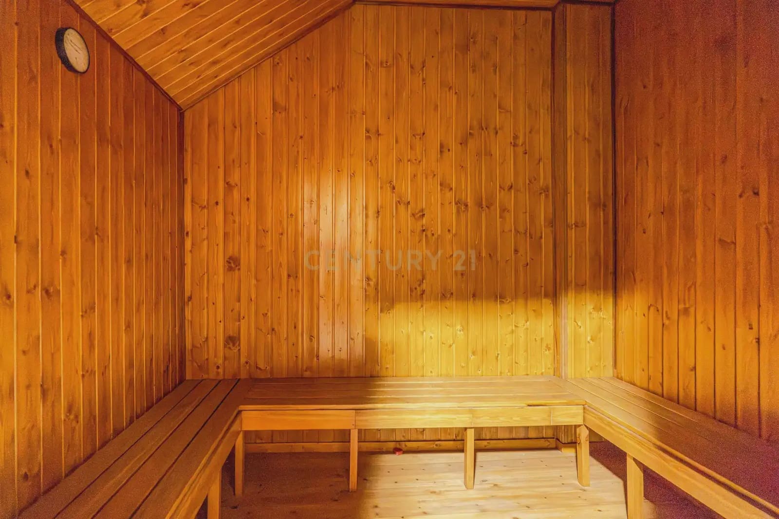 42 bedroom Hotel for sale in Gor - € 4,000,000 (Ref: 9843970)