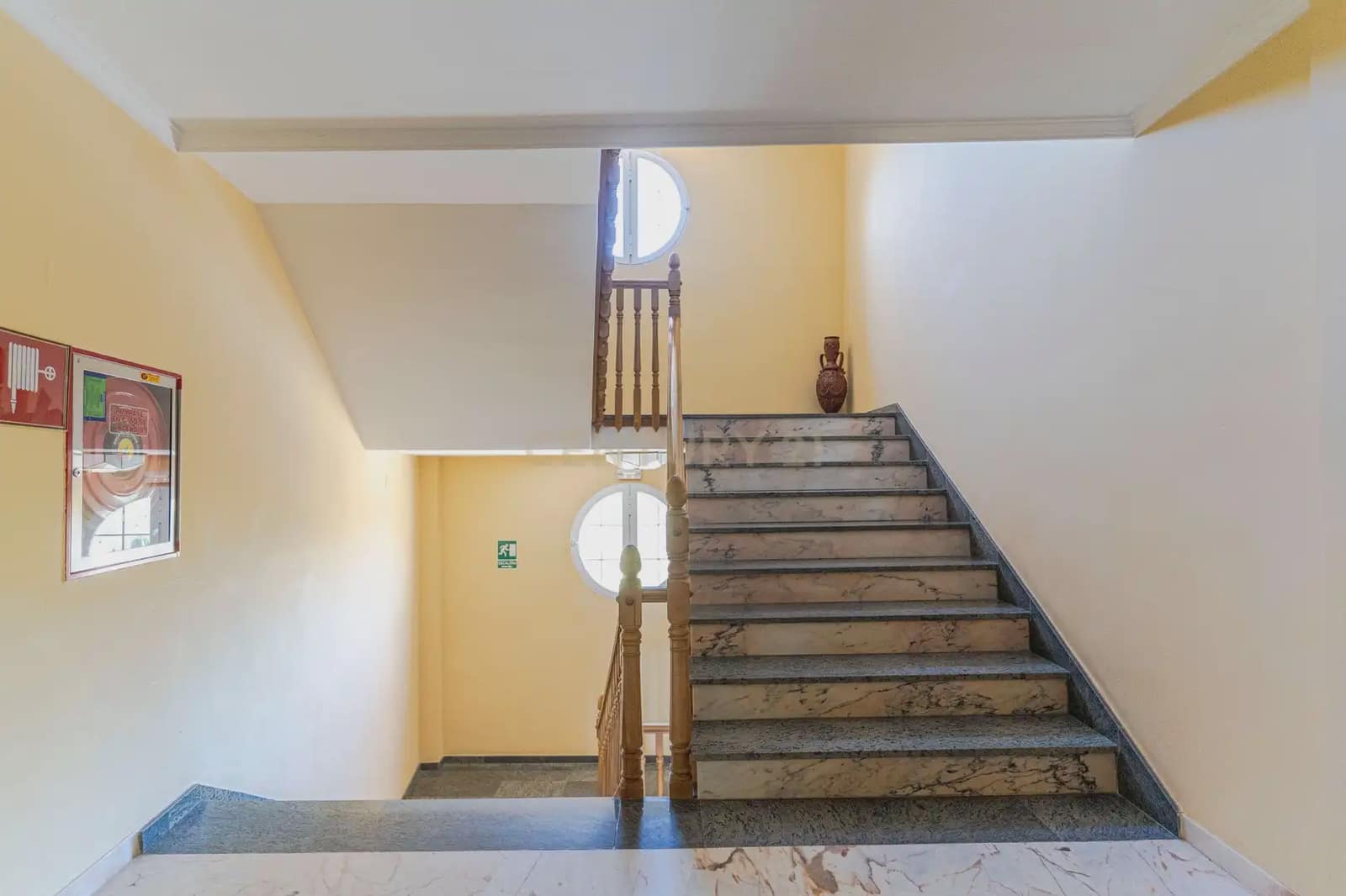 42 bedroom Hotel for sale in Gor - € 4,000,000 (Ref: 9843970)