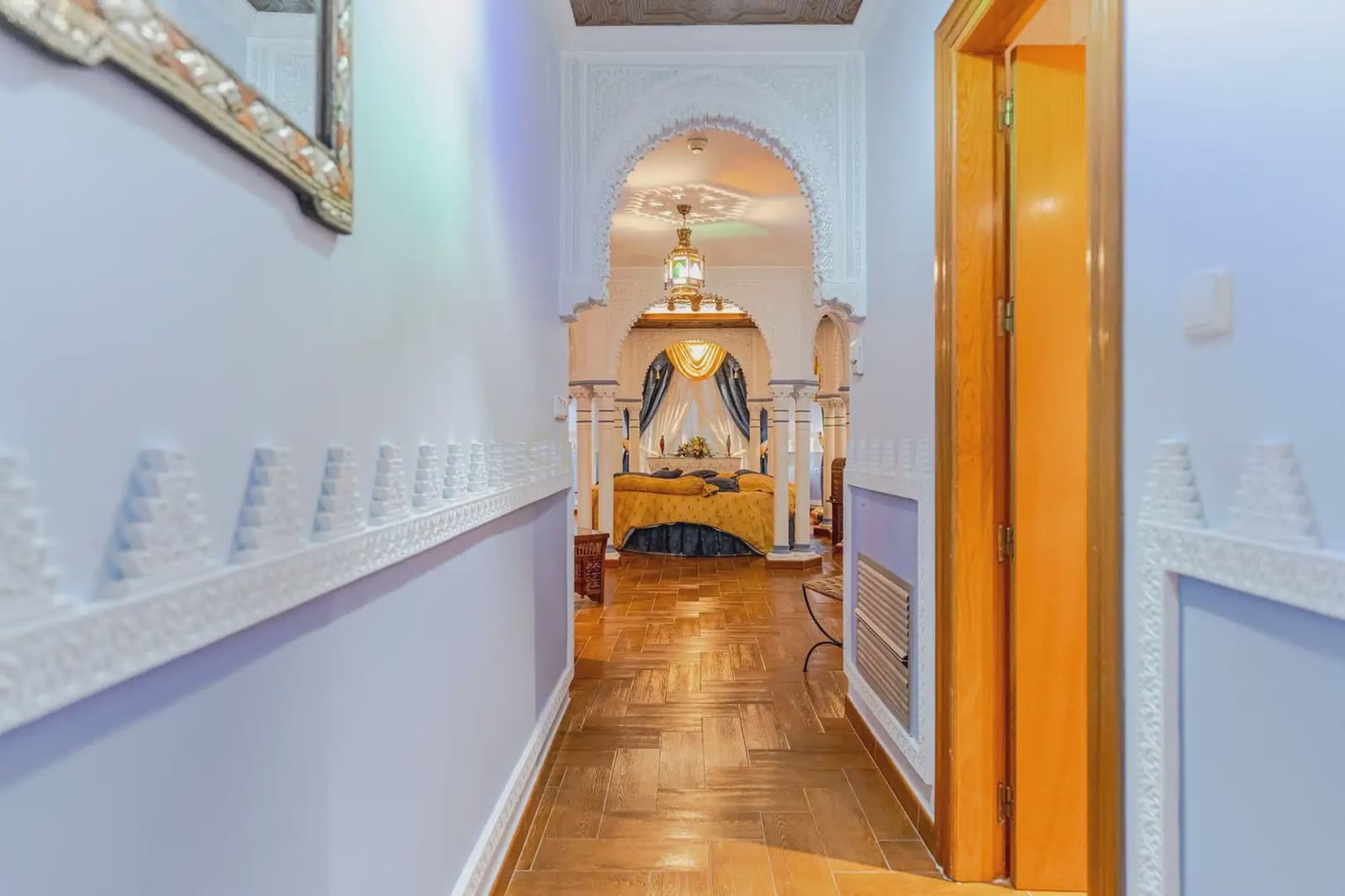 42 bedroom Hotel for sale in Gor - € 4,000,000 (Ref: 9843970)
