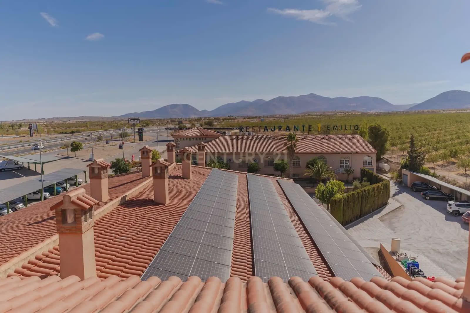 42 bedroom Hotel for sale in Gor - € 4,000,000 (Ref: 9843970)