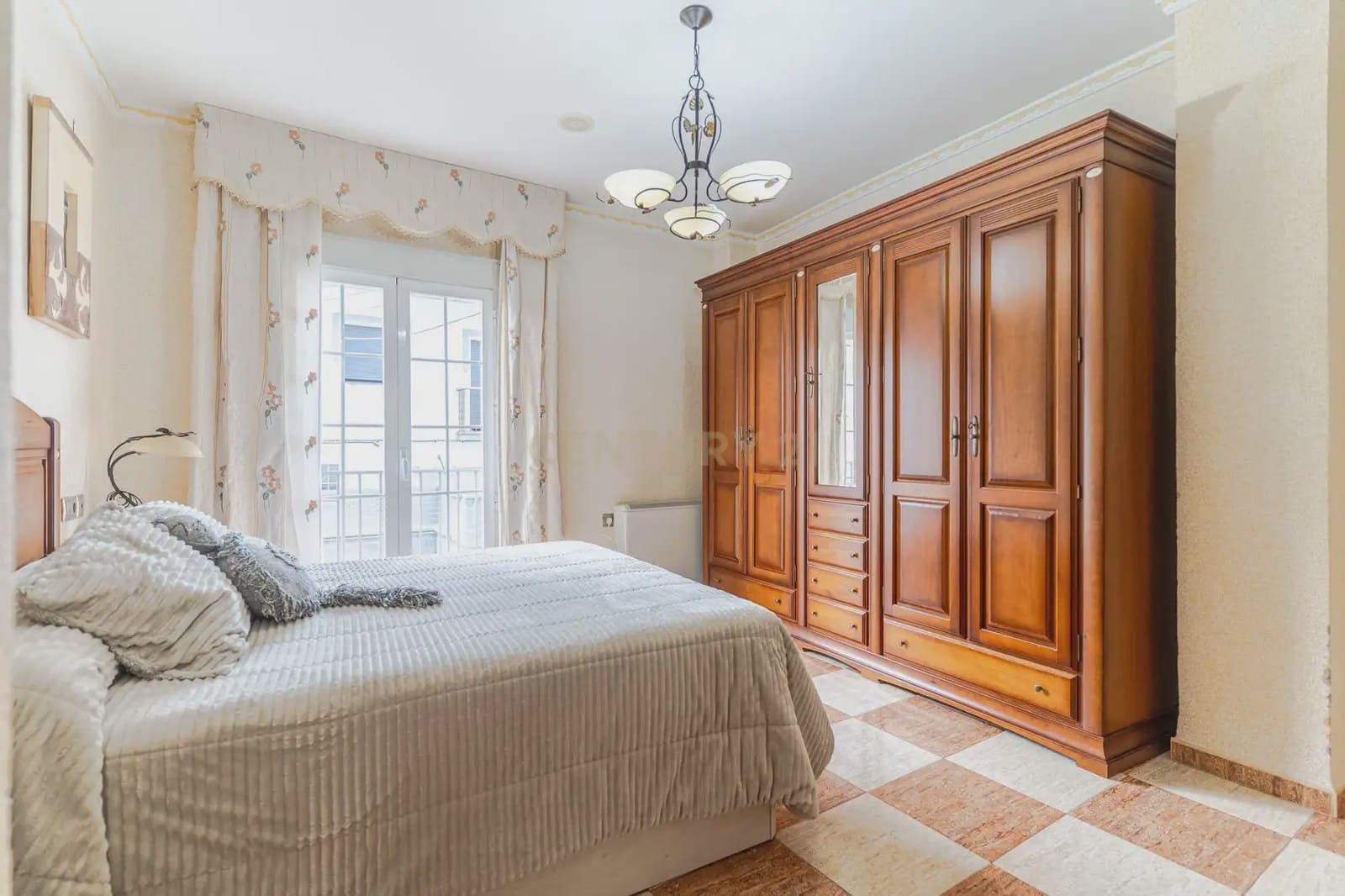 4 bedroom Apartment for sale in Montefrio - € 117,000 (Ref: 9844659)