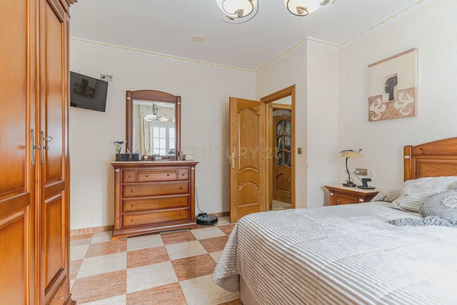 4 bedroom Apartment for sale in Montefrio - € 117,000 (Ref: 9844659)