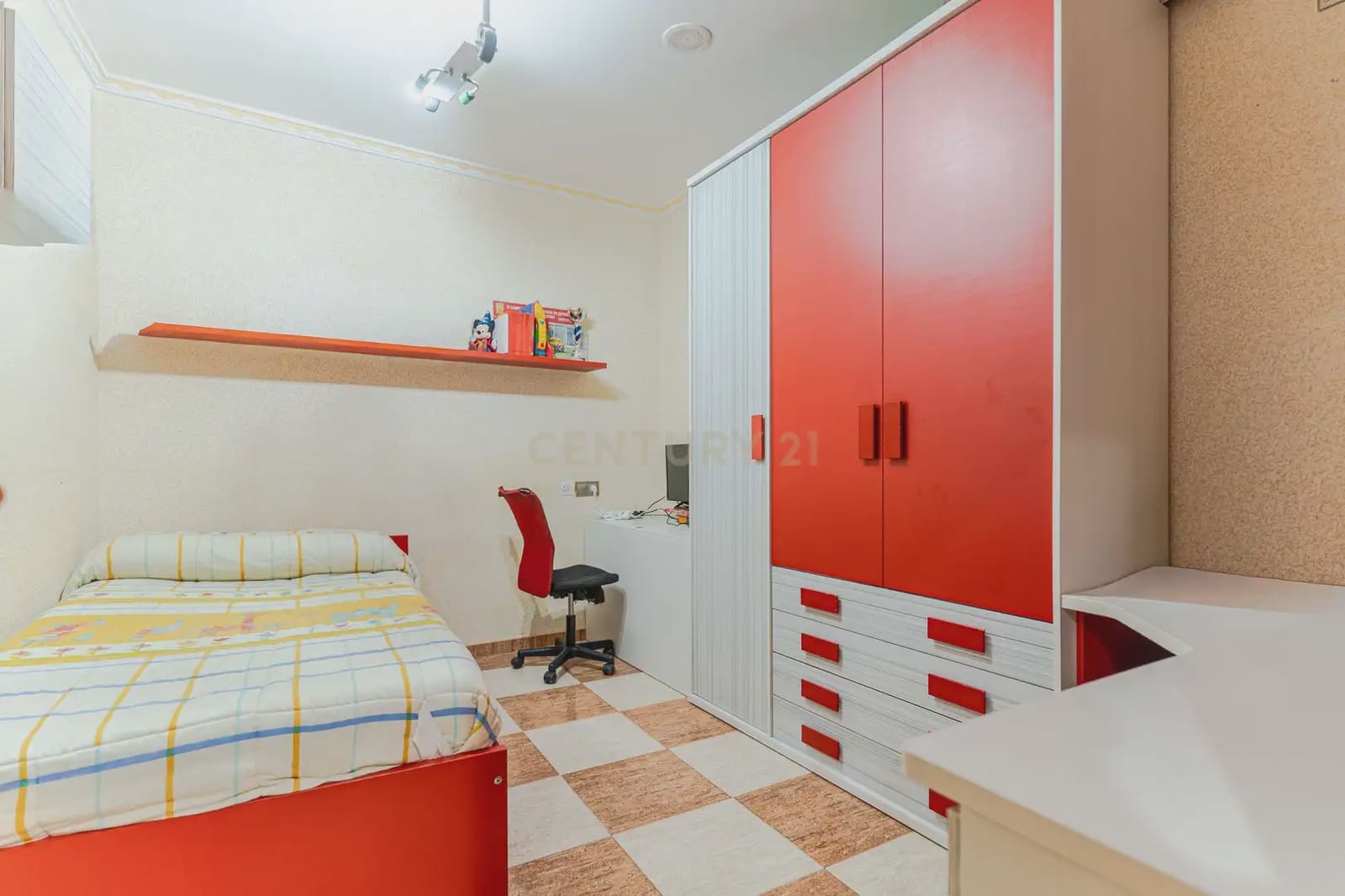 4 bedroom Apartment for sale in Montefrio - € 117,000 (Ref: 9844659)