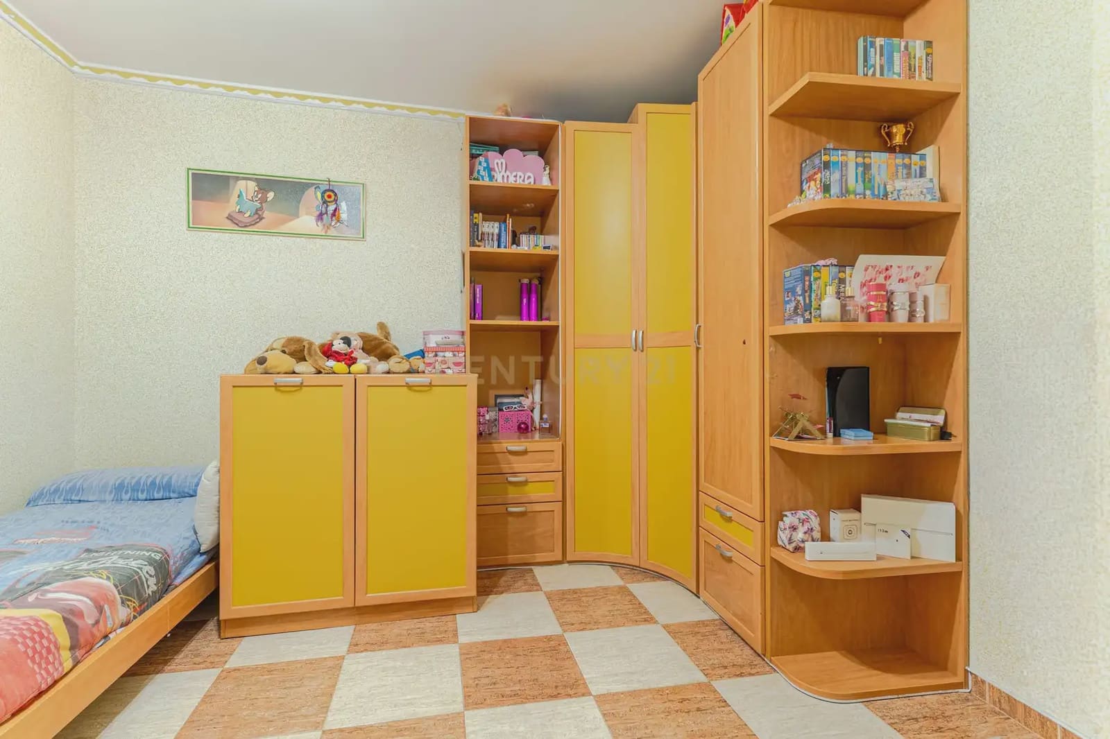 4 bedroom Apartment for sale in Montefrio - € 117,000 (Ref: 9844659)