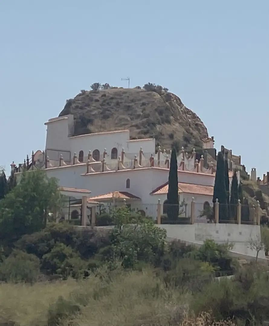 4 bedroom Cave House for rent in Guadix with garage - € 1,100 (Ref: 9850742)