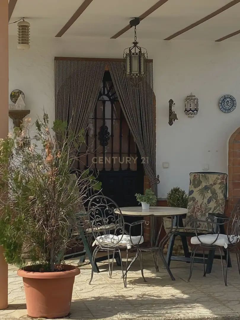 4 bedroom Cave House for rent in Guadix with garage - € 1,100 (Ref: 9850742)