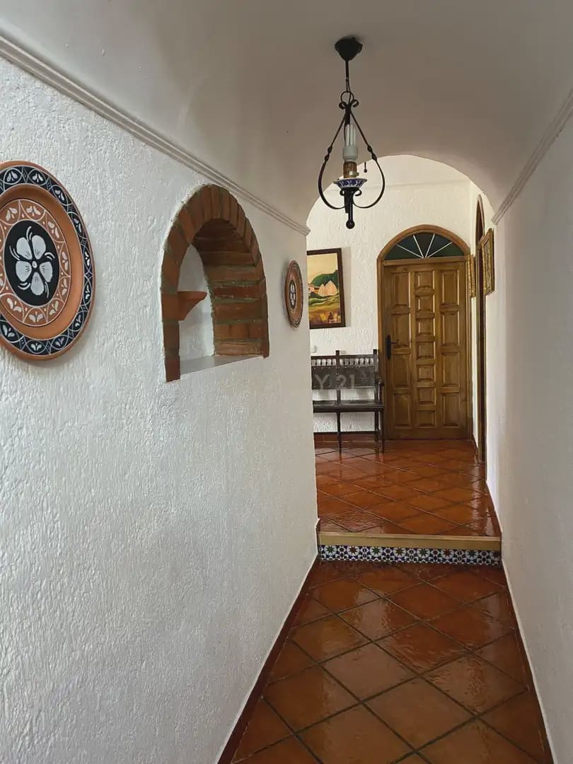4 bedroom Cave House for rent in Guadix with garage - € 1,100 (Ref: 9850742)