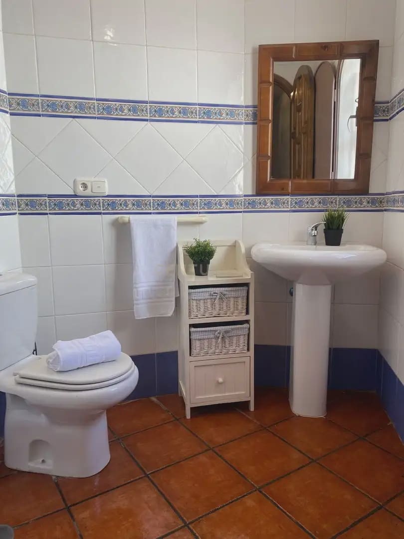 4 bedroom Cave House for rent in Guadix with garage - € 1,100 (Ref: 9850742)