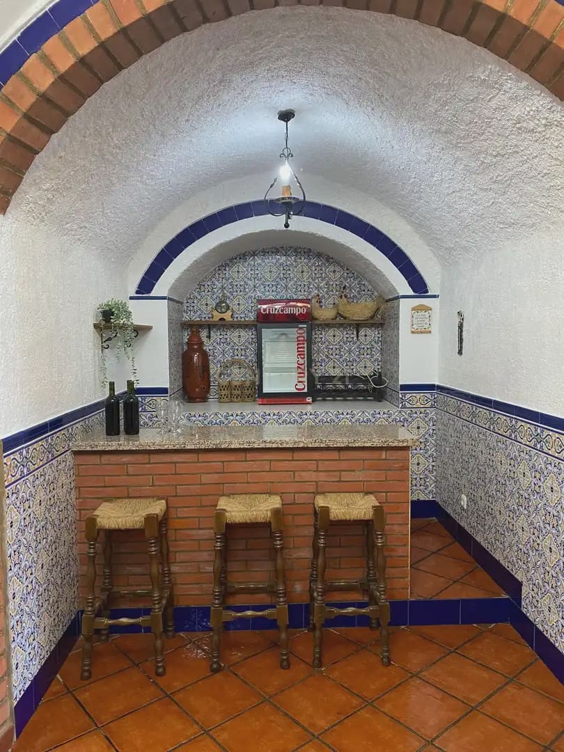 4 bedroom Cave House for rent in Guadix with garage - € 1,100 (Ref: 9850742)