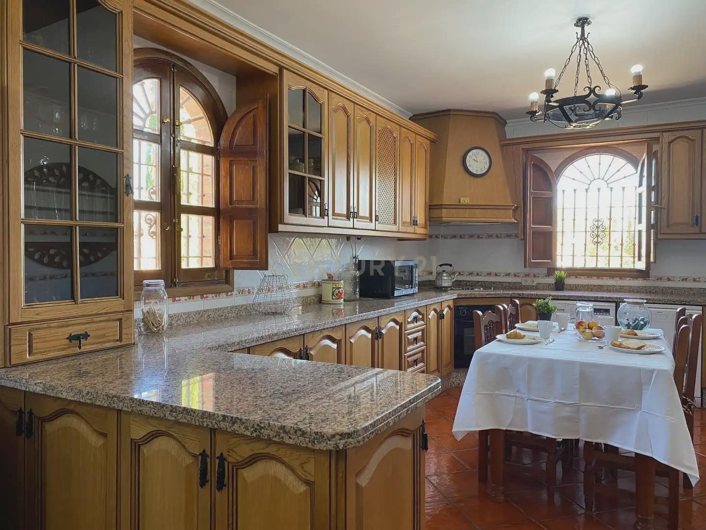 4 bedroom Cave House for rent in Guadix with garage - € 1,100 (Ref: 9850742)