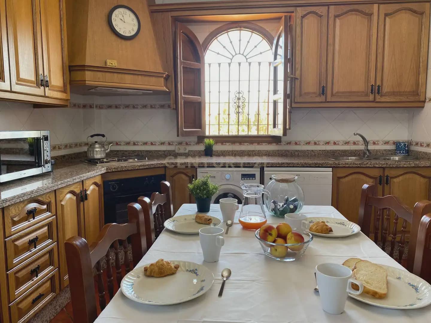 4 bedroom Cave House for rent in Guadix with garage - € 1,100 (Ref: 9850742)