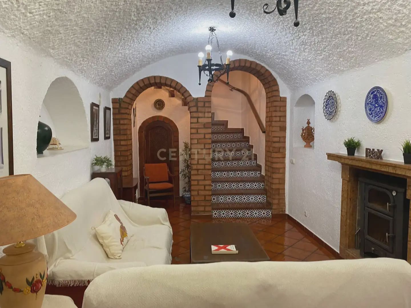 4 bedroom Cave House for rent in Guadix with garage - € 1,100 (Ref: 9850742)
