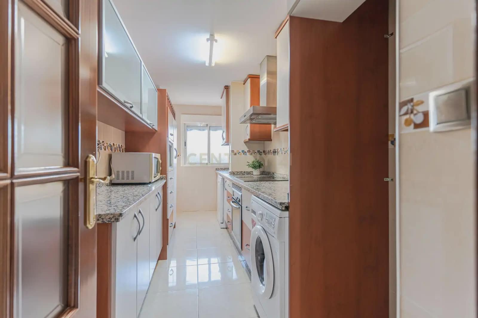 Appartement de 3 chambres à louer à Grenade ville avec garage - 600 € (Ref: 9858280)