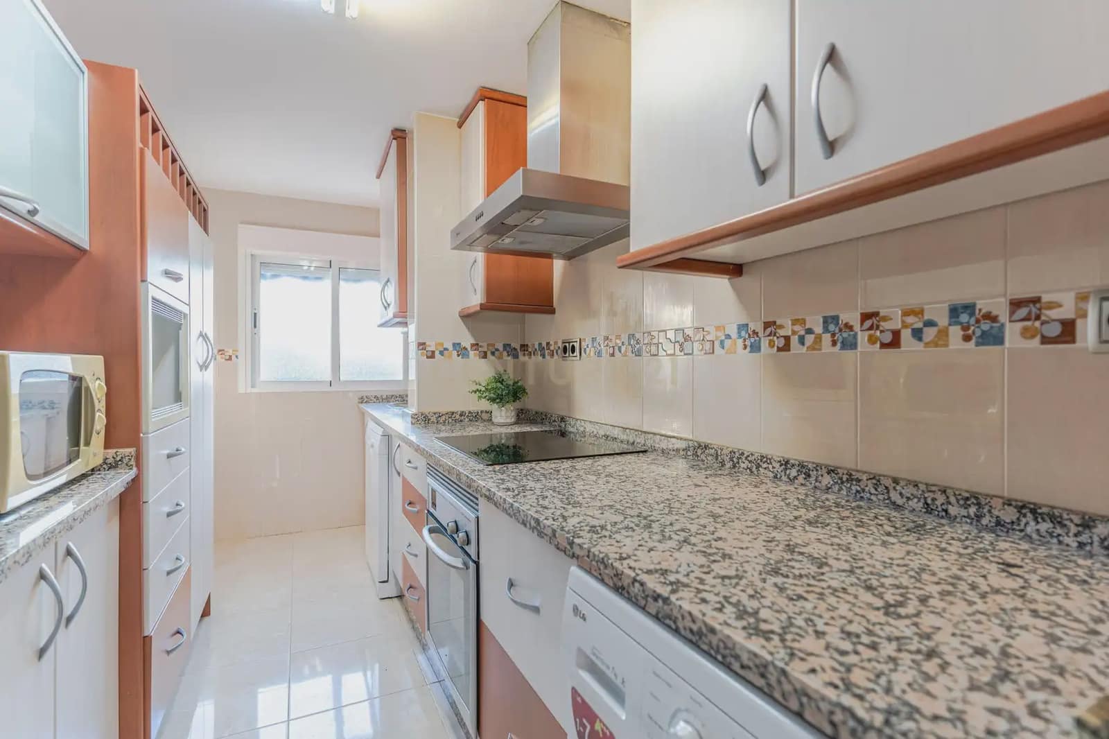 Appartement de 3 chambres à louer à Grenade ville avec garage - 600 € (Ref: 9858280)