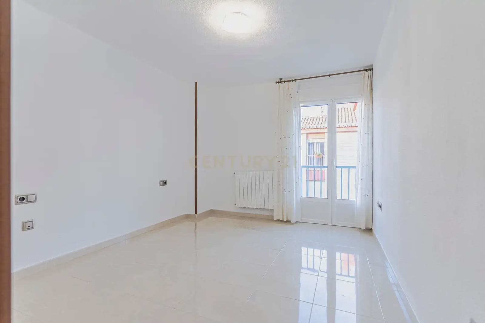 Appartement de 3 chambres à louer à Grenade ville avec garage - 600 € (Ref: 9858280)
