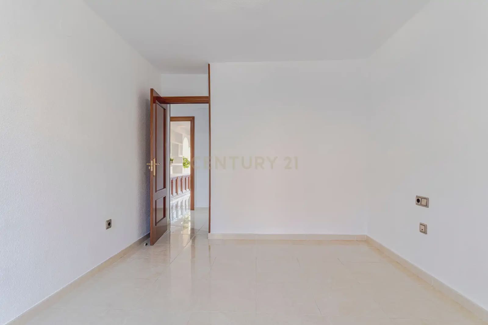 Appartement de 3 chambres à louer à Grenade ville avec garage - 600 € (Ref: 9858280)