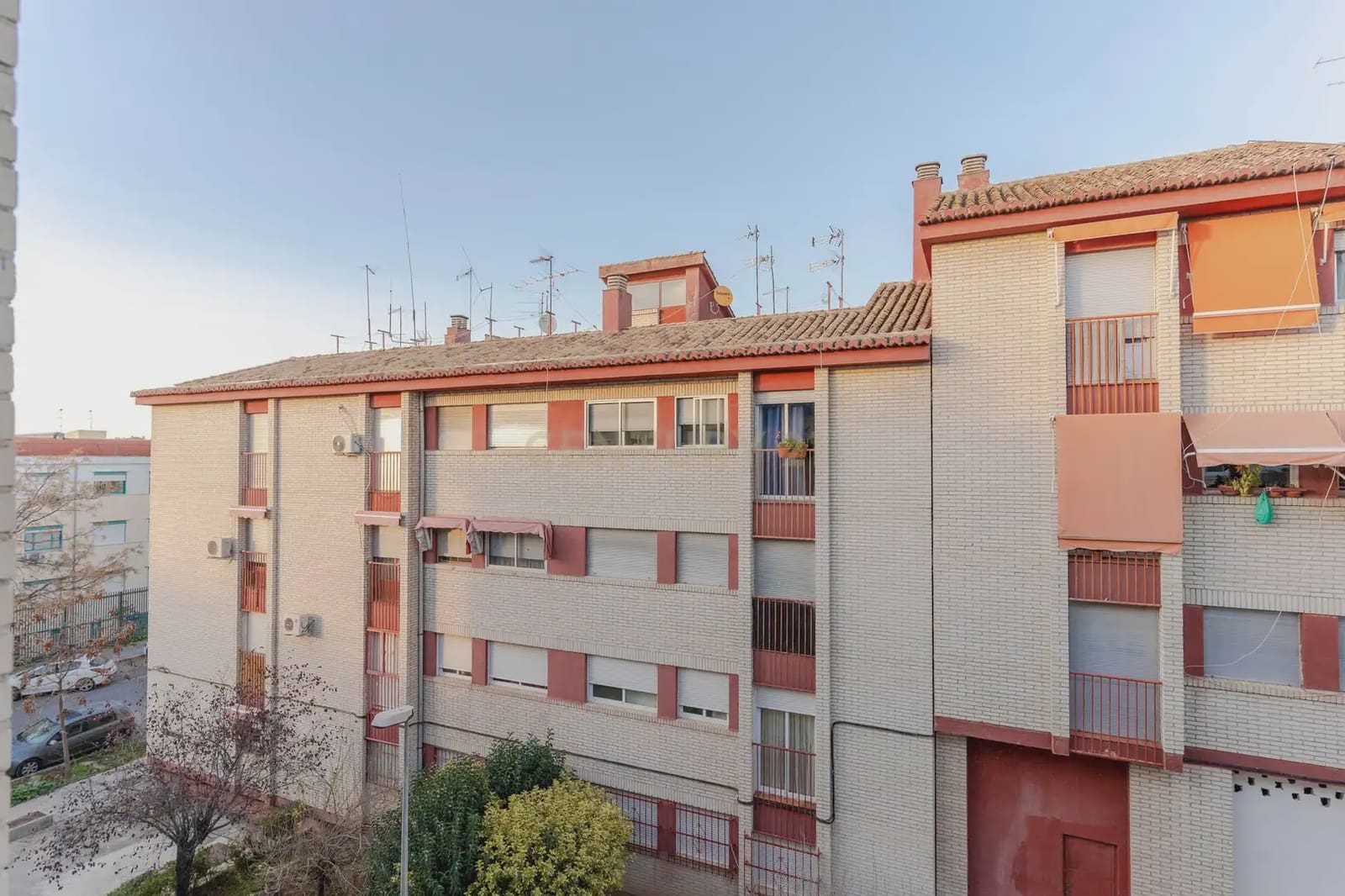 Appartement de 3 chambres à louer à Grenade ville avec garage - 600 € (Ref: 9858280)