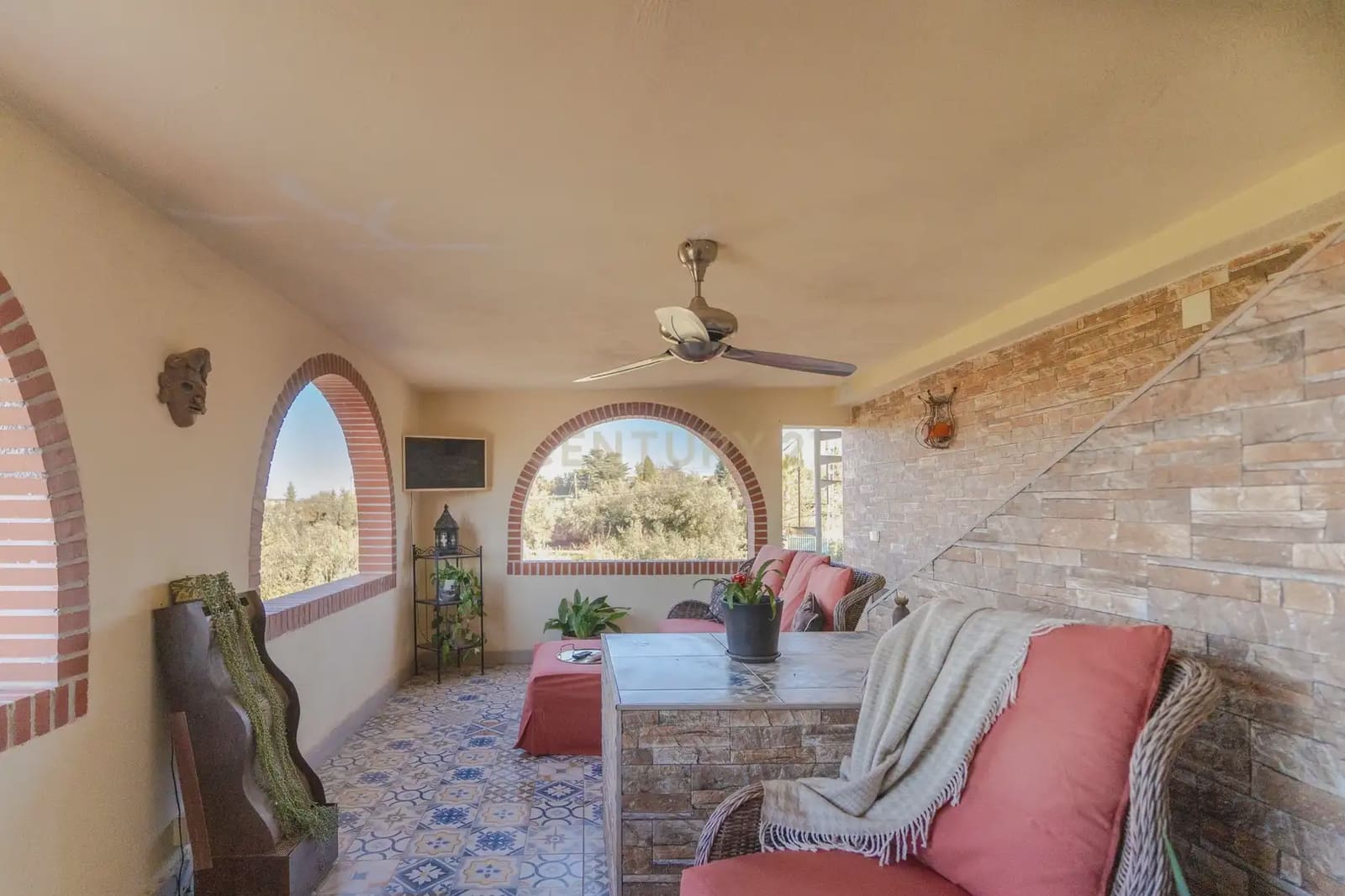 5 bedroom Villa for sale in Gojar with pool - € 625,000 (Ref: 9861198)