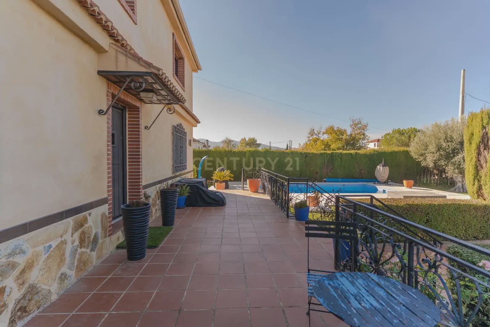 5 bedroom Villa for sale in Gojar with pool - € 625,000 (Ref: 9861198)