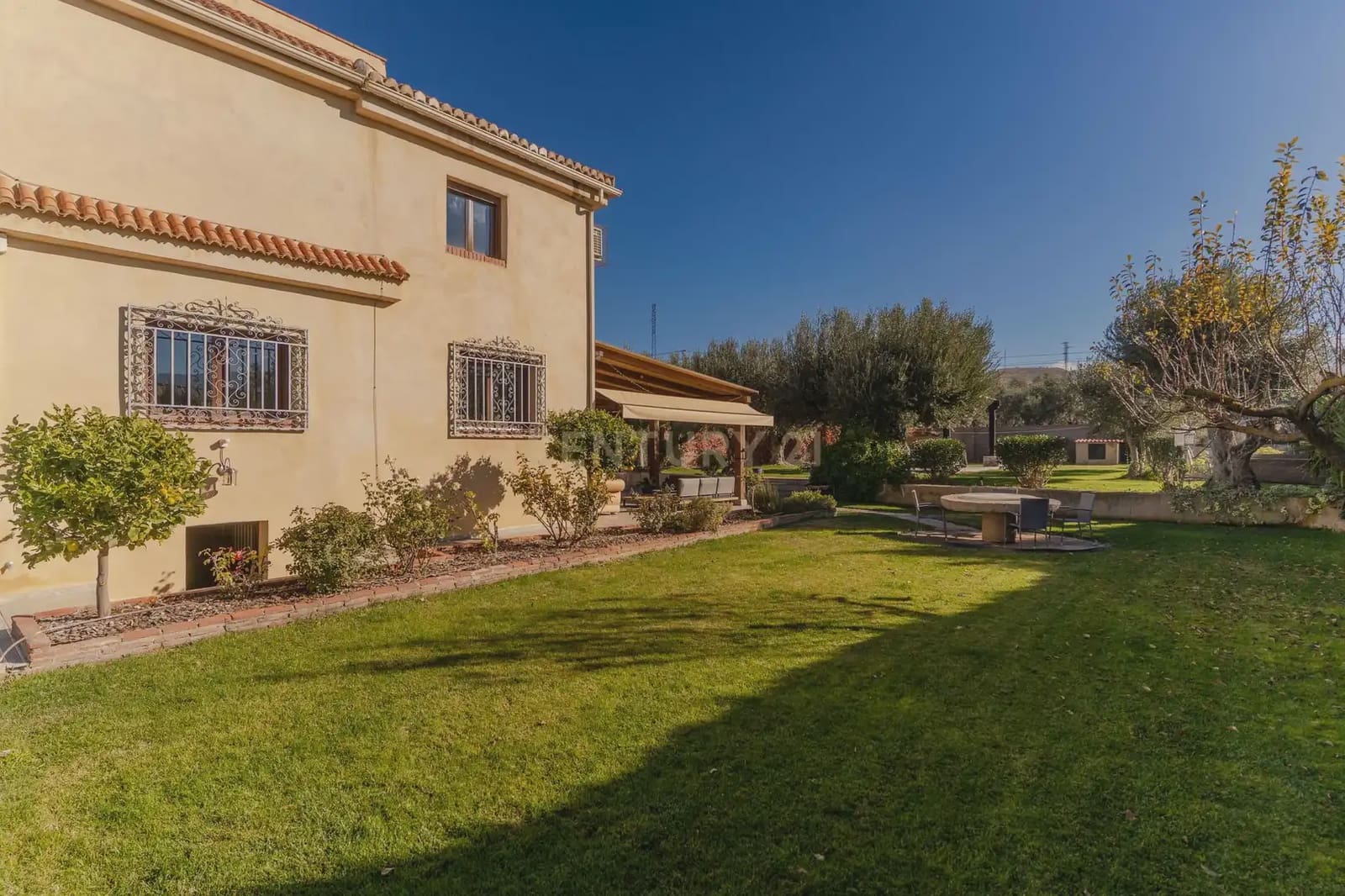 5 bedroom Villa for sale in Gojar with pool - € 625,000 (Ref: 9861198)
