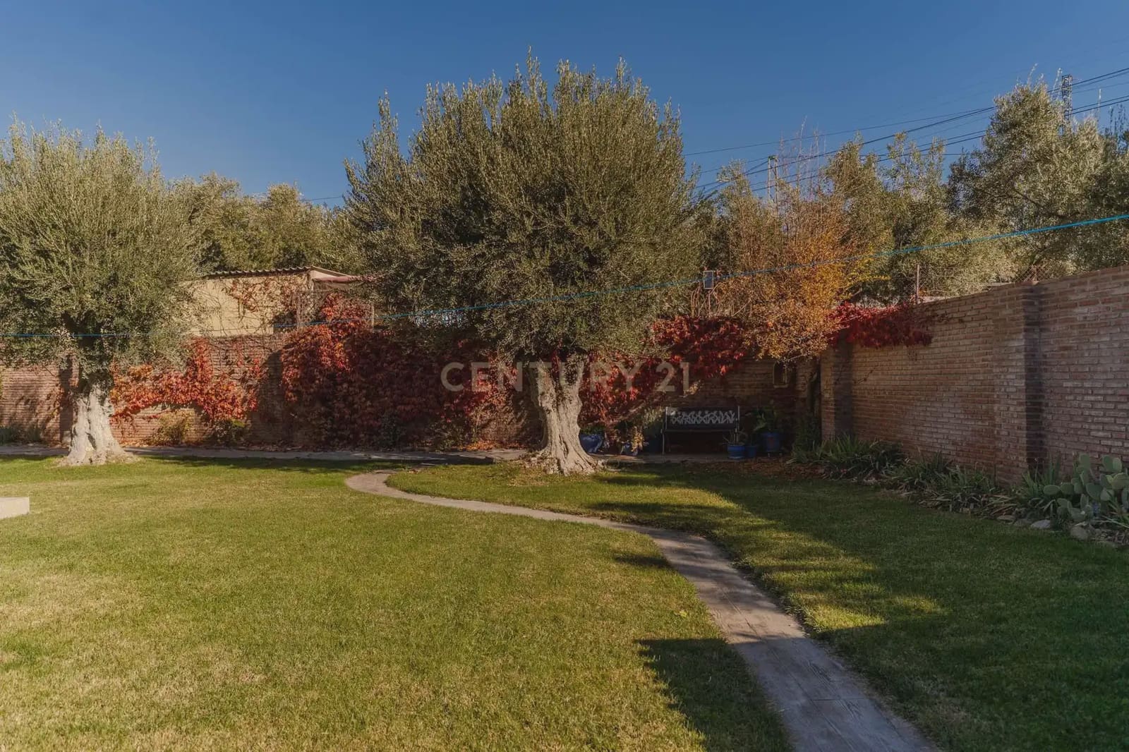 5 bedroom Villa for sale in Gojar with pool - € 625,000 (Ref: 9861198)