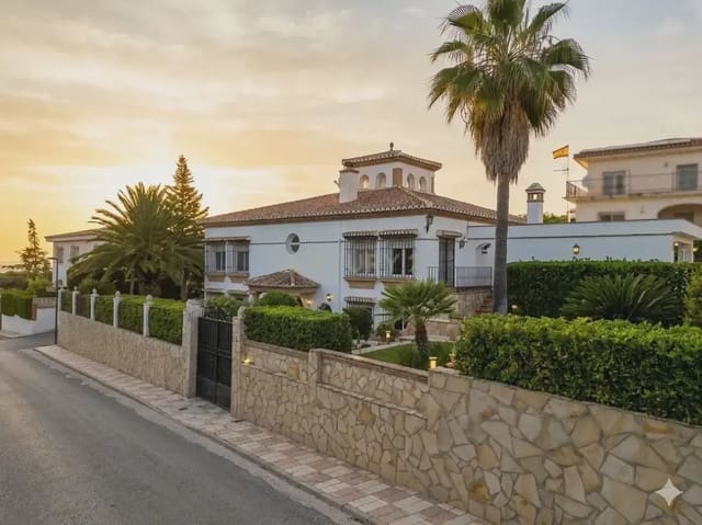 Chalet de 6 habitaciones en Padul en venta con piscina - 329.000 € (Ref: 9861199)