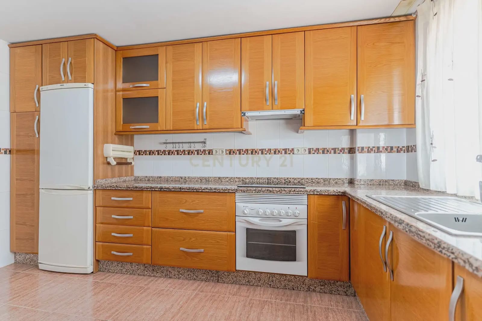 4 bedroom Townhouse for sale in Churriana de la Vega - € 259,000 (Ref: 9863727)