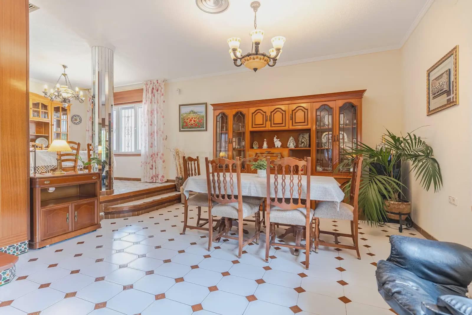 4 sypialnia Willa na sprzedaż w La Zubia z basenem - 445 000 € (Ref: 9863824)