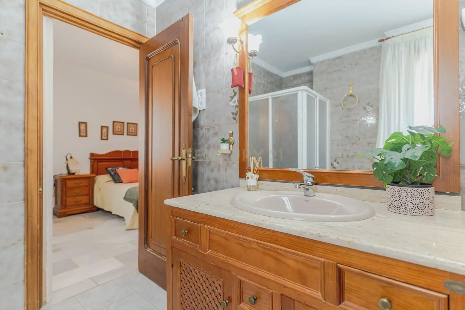 4 sypialnia Willa na sprzedaż w La Zubia z basenem - 445 000 € (Ref: 9863824)