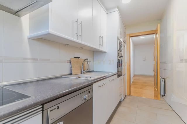 2 soveværelse Lejlighed til salg i Poligono Cartuja - La Paz, Granada by med swimmingpool - € 194.000 (Ref: 9865542)