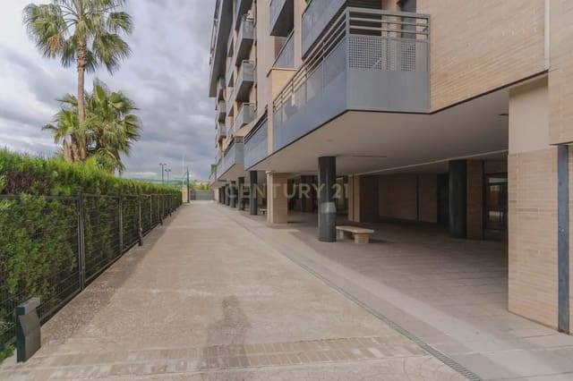 2 soveværelse Lejlighed til salg i Poligono Cartuja - La Paz, Granada by med swimmingpool - € 194.000 (Ref: 9865542)