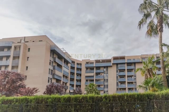 2 soveværelse Lejlighed til salg i Poligono Cartuja - La Paz, Granada by med swimmingpool - € 194.000 (Ref: 9865542)