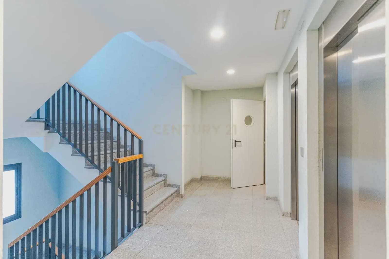 2 soveværelse Lejlighed til salg i Granada by med swimmingpool - € 194.000 (Ref: 9865542)