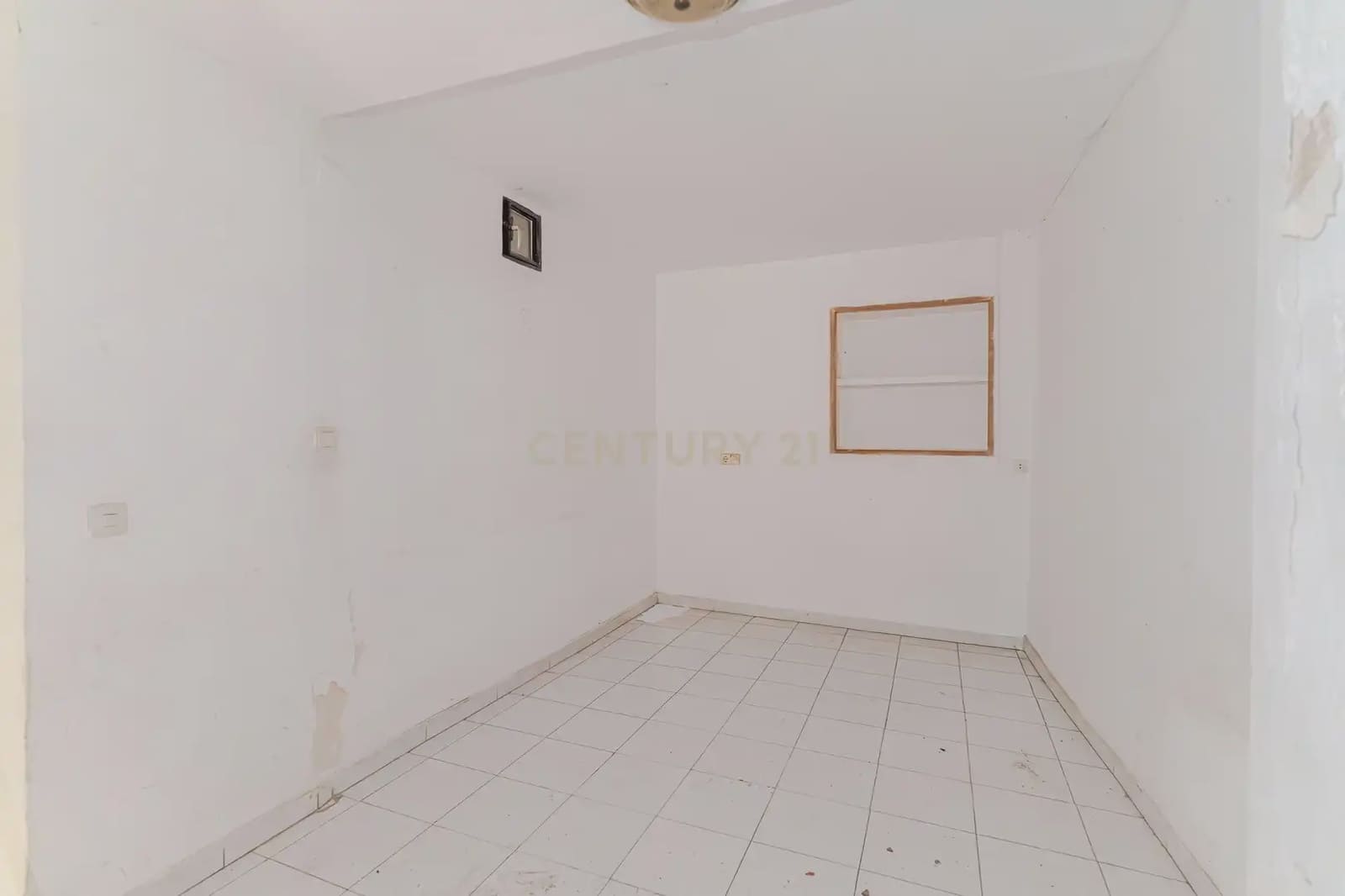 2 bedroom Townhouse for sale in Lanjaron - € 43,000 (Ref: 9866200)