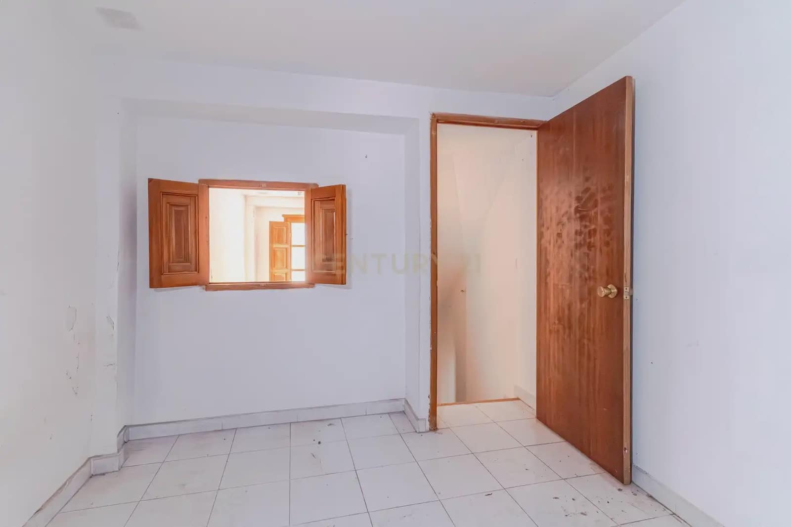 2 bedroom Townhouse for sale in Lanjaron - € 43,000 (Ref: 9866200)